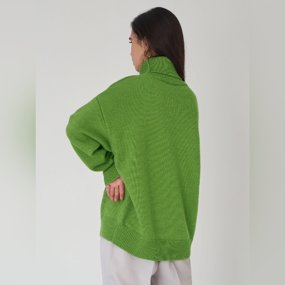 Green Chunky Knit Turtleneck Sweater - Picture 2 of 6